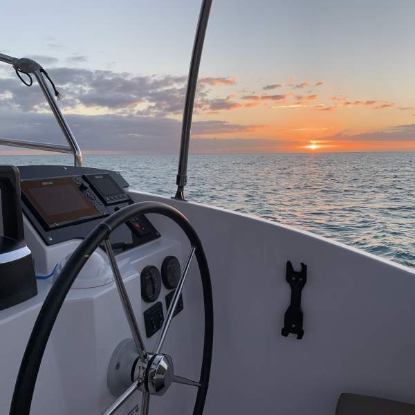 Bewundern Sie die Sonnenuntergänge über dem Meer