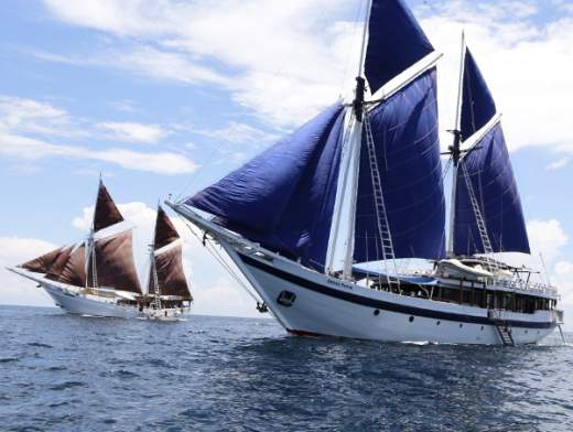 Erkunden Sie Indonesien auf einem traditionellen Segelboot
