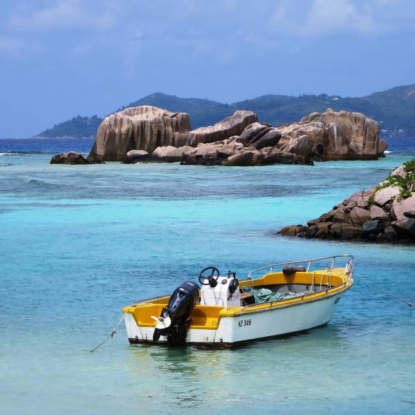 La Digue und sein türkisfarbenes Wasser