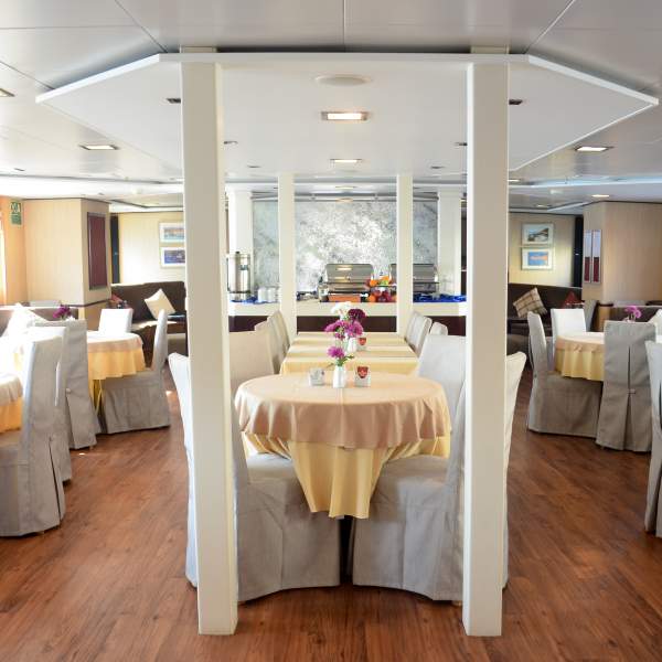 Ein geselliges und elegantes Restaurant