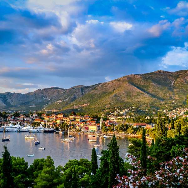 Verlieren Sie sich in der hübschen Stadt Cavtat