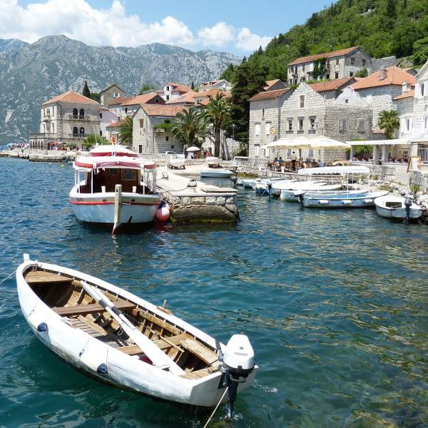 Endecken Sie das charmante Dorf Perast