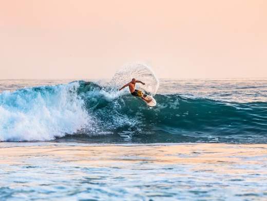 Kreuzfahrt und Surfen auf den Malediven