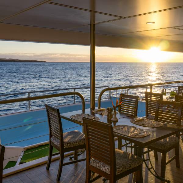 Genießen Sie die Sonnenuntergänge von der Terrasse aus