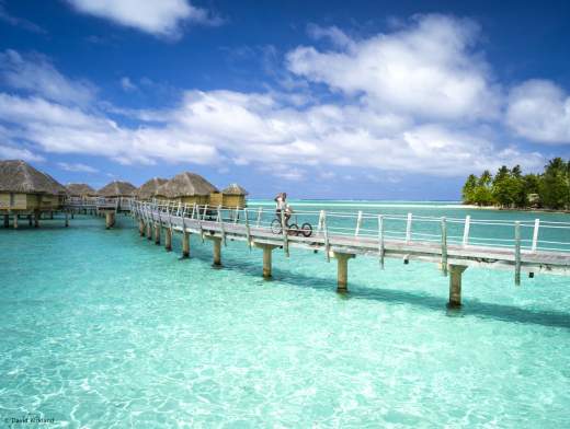 Tahiti und ihre Inseln von einer Yacht aus