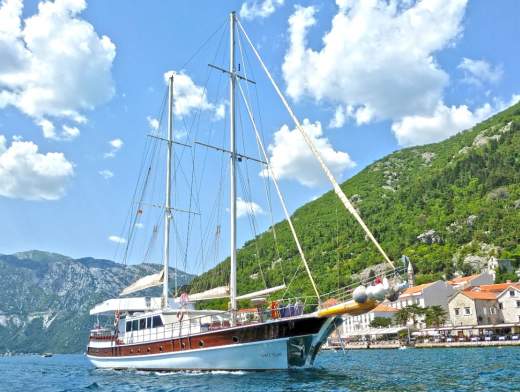 Montenegro auf einem privaten Schoner
