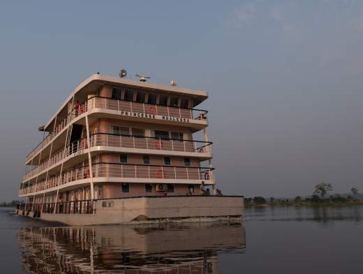 Safari-Kreuzfahrt auf dem Fluss Kongo