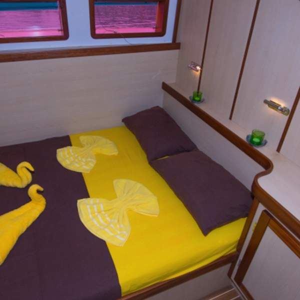 Eine Doppelkabine mit privatem Badezimmer