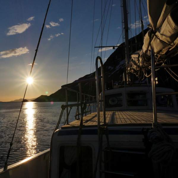 Ein schöner Sonnenuntergang vom Deck aus