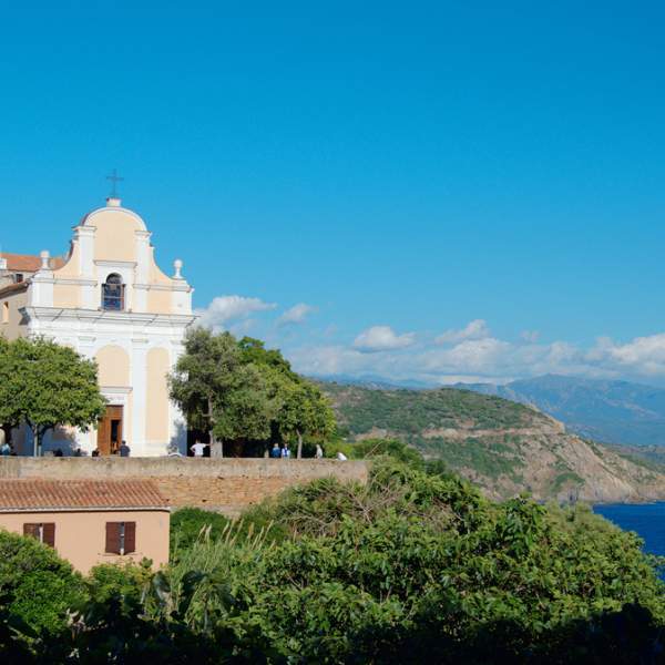 Cargèse: Die Kirche mit Blick aufs Meer