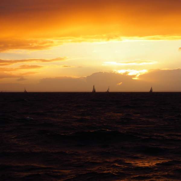 Segeln beim Sonnenuntergang