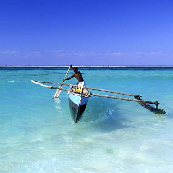 Eine Piroge in Nosy Kalakajoro