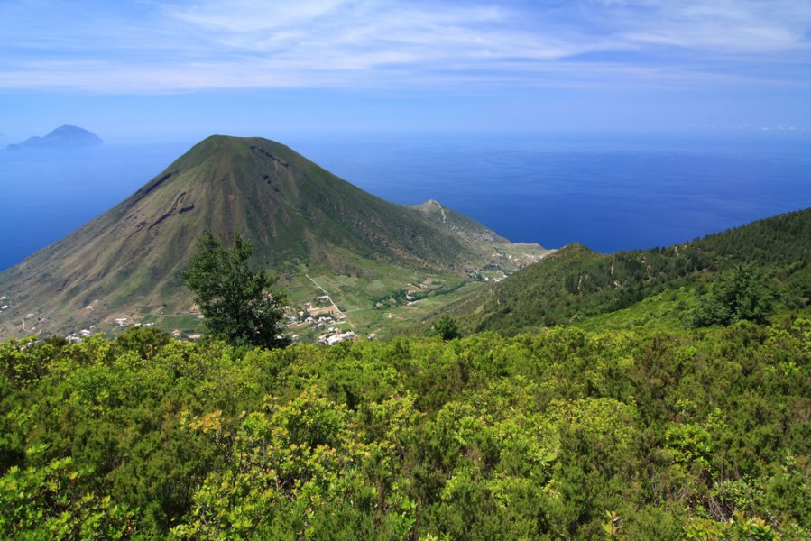 Tag 4: Vulcano – Salina (15 Seemeilen)